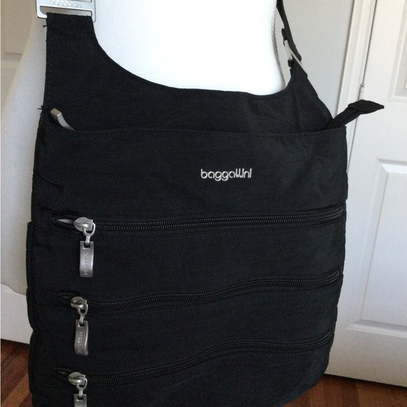 PRICE DROP! Baggallini Black Crossbody Bag - Picture 3 of 7